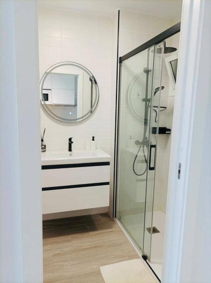 Modern White Studio Benalmadena Bagian luar foto